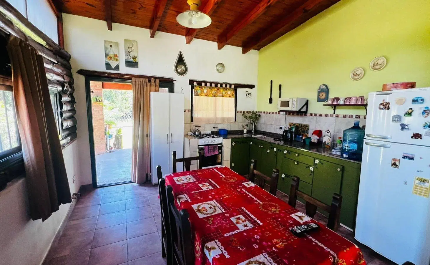 CASA EN VENTA DE DOS PLANTAS CON VISTA POSTAL A 200MTS DE AV. PRINCIPAL 5