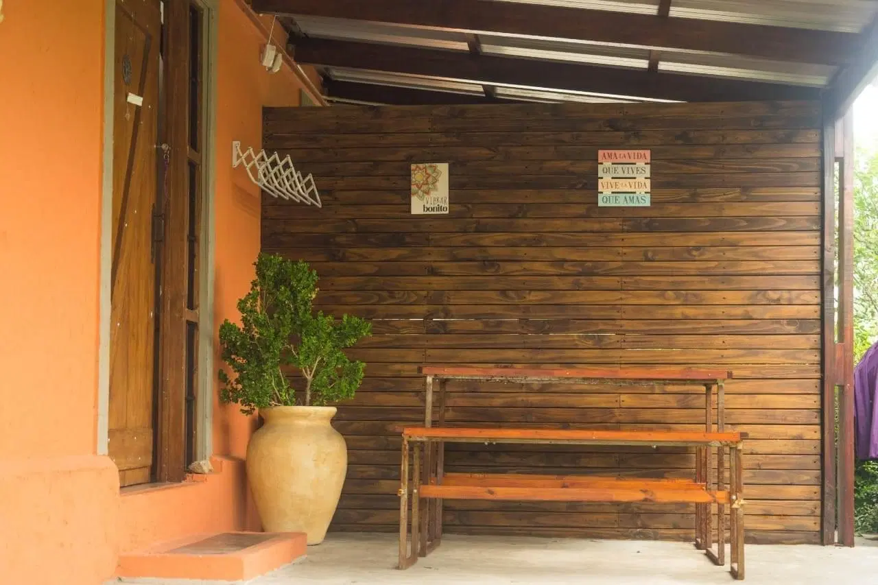 COMPLEJO EN VENTA EN COSQUIN 4 CABAÑAS + PILETA 4