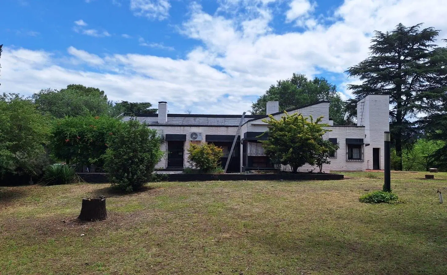 CASA EN VENTA EN SIQUIMAN SOBRE RUTA 38 MAS LOCAL COMERCIAL Y PISCINA PARQUE DE 5000 MS 5