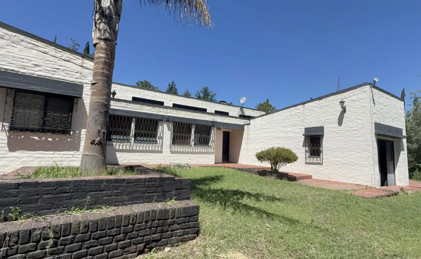 CASA EN VENTA EN SIQUIMAN SOBRE RUTA 38 MAS LOCAL COMERCIAL Y PISCINA PARQUE DE 5000 MS 3