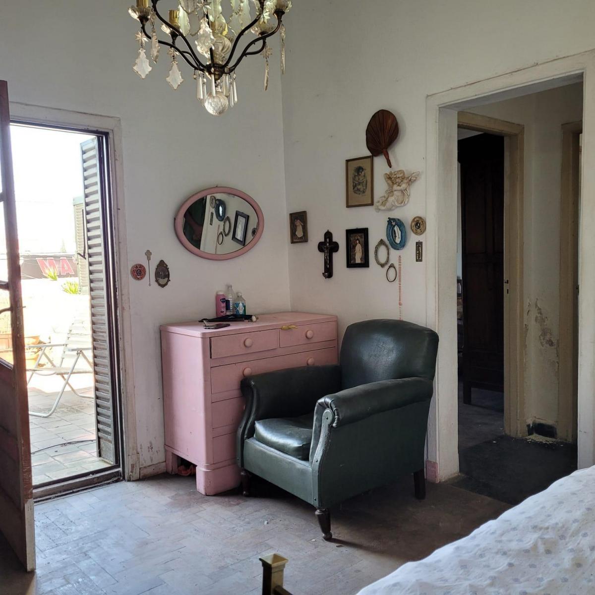 Venta Casa de 7 Amb. Quilmes Oeste Centro 1
