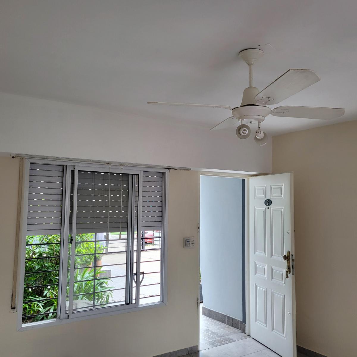 VENTA DEPARTAMENTO DE TRES AMB EN PLANTA BAJA CON PATIO PROPIO.