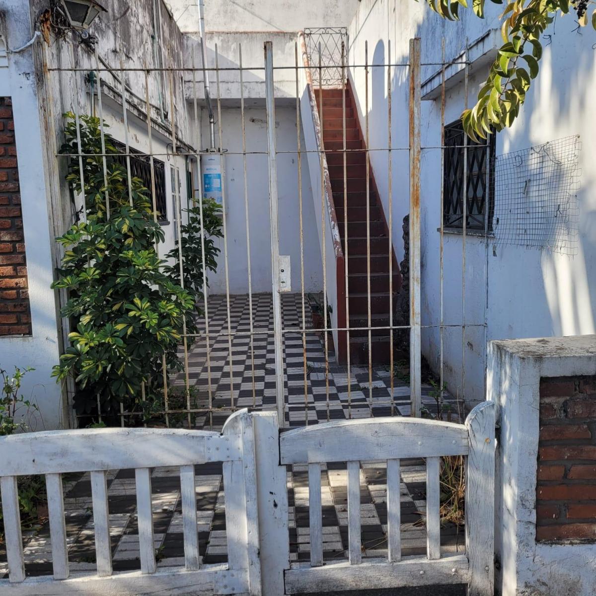 Casa de Tres Amb con Cochera en Quilmes Oeste Centro. 4