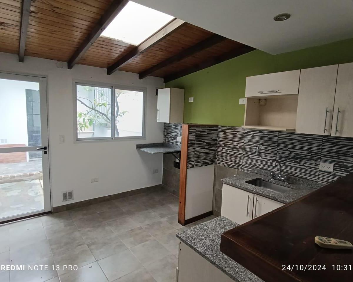 VENTA CASA EN DUPLEX CON PATIO. QUILMES OESTE.