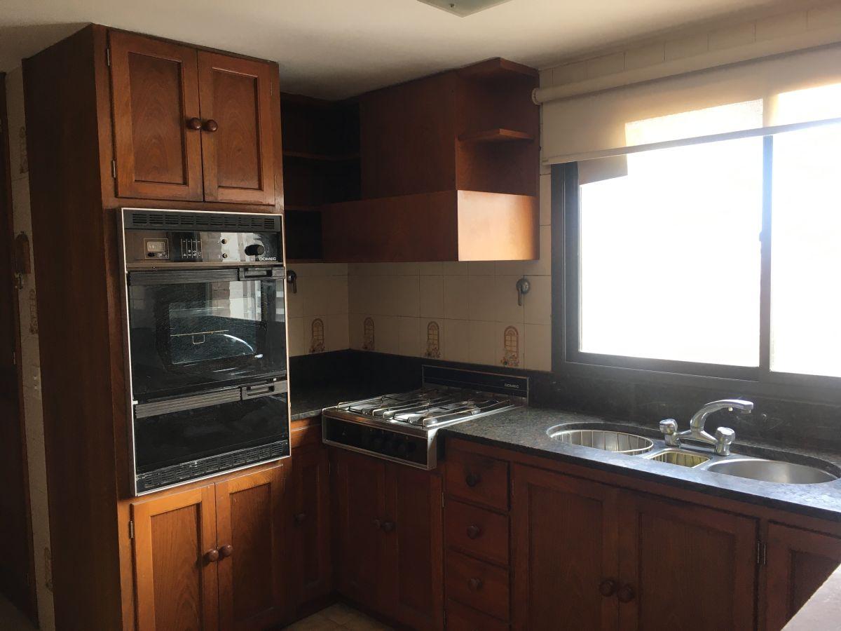 Foto de VENTA DEPARTAMENTO 4 AMB CON COCHERA. QUILMES CENTRO, imagen 3