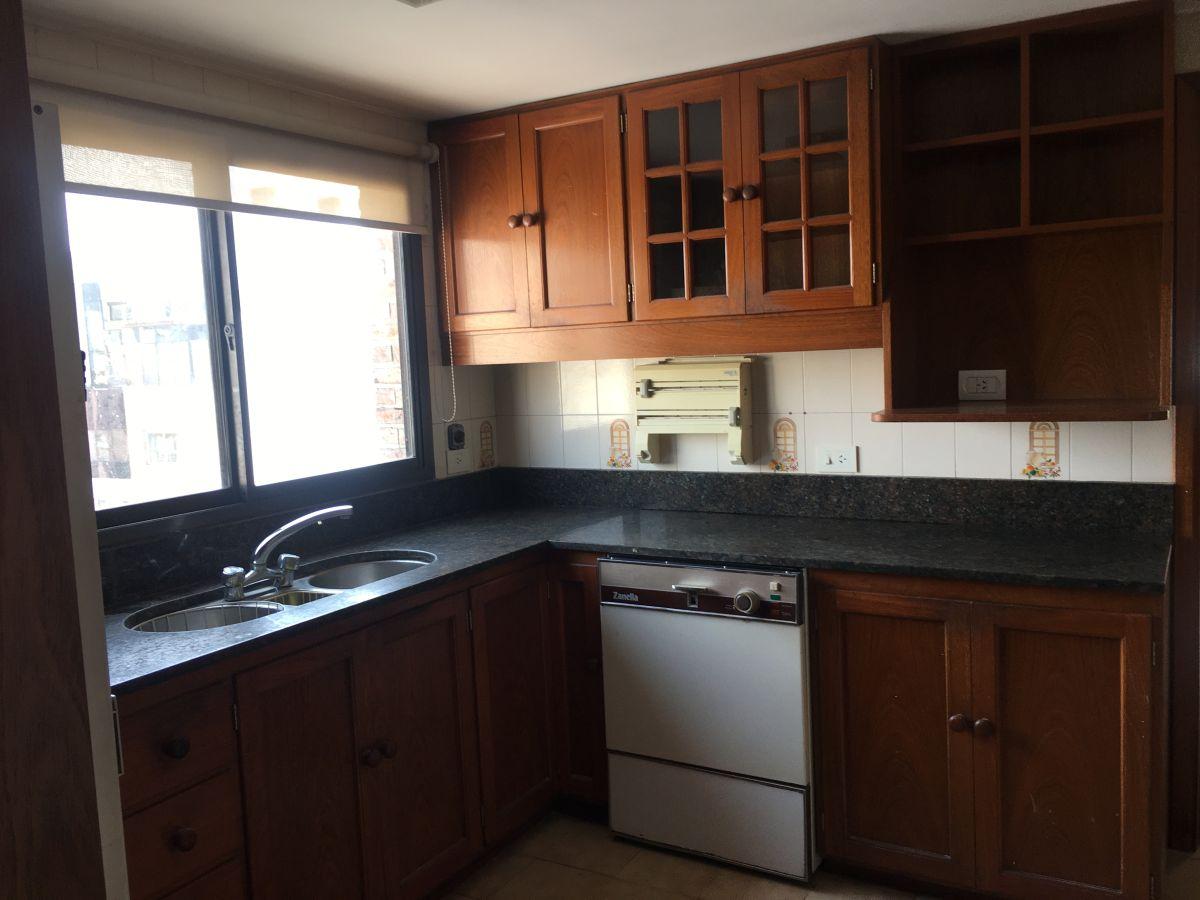 Foto de VENTA DEPARTAMENTO 4 AMB CON COCHERA. QUILMES CENTRO, imagen 1