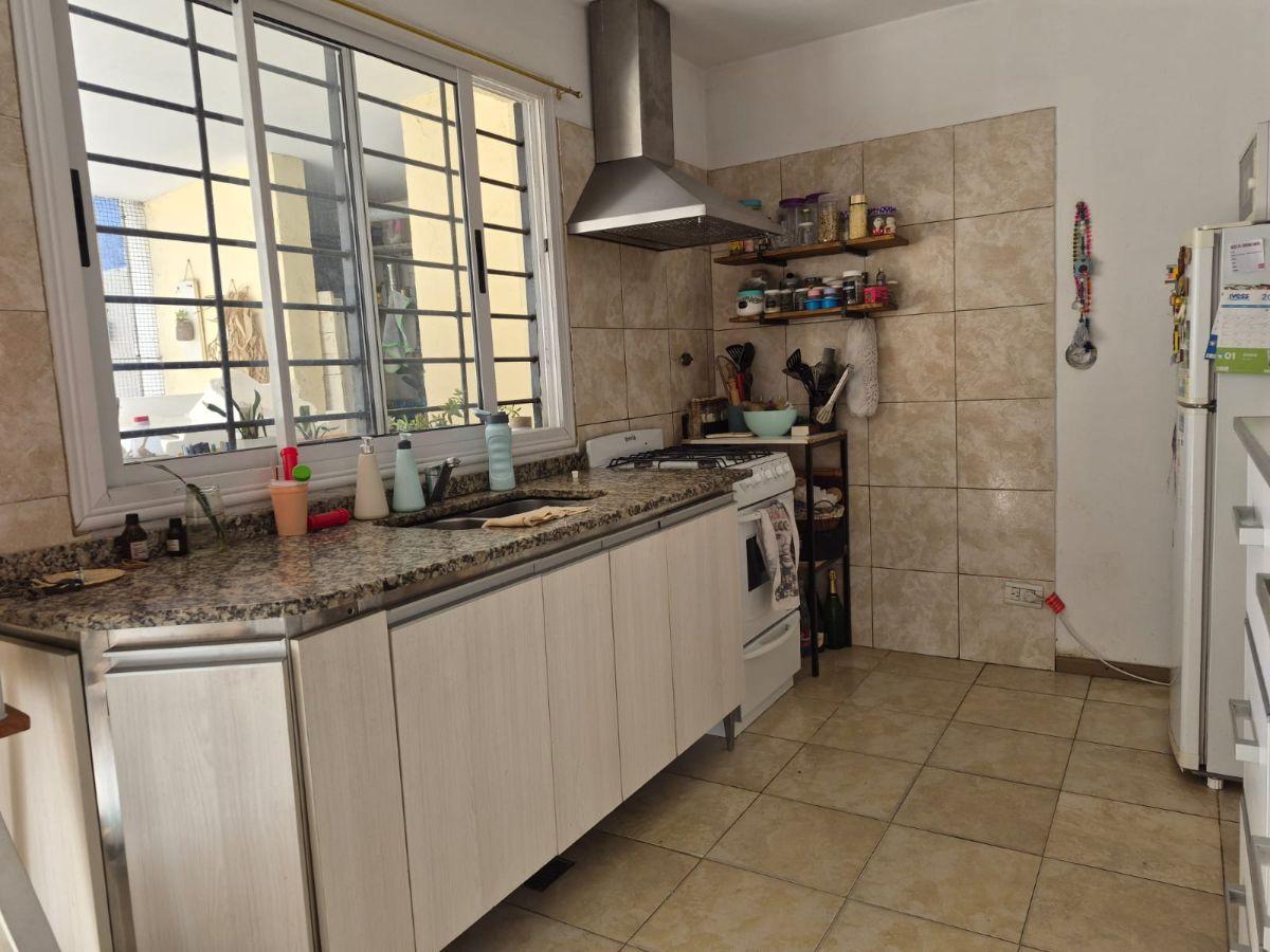 Foto de Alquiler de duplex 4 amb con cochera. Quilmes oeste, imagen 5