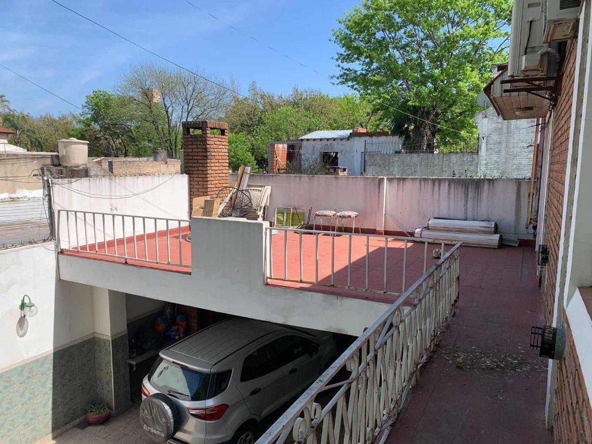 Casa 6 Amb. en Venta Villa Lugano C/cochera - Patio 2