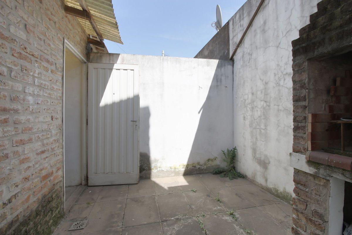 Venta Duplex 2 Amb. con Patio y Parrilla en Moreno 3