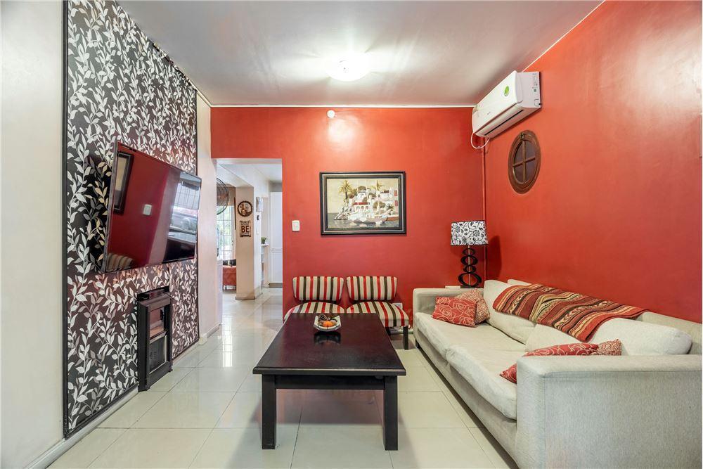 Venta Casa 5 Amb. Mataderos, Barrio Naon. Pileta 4