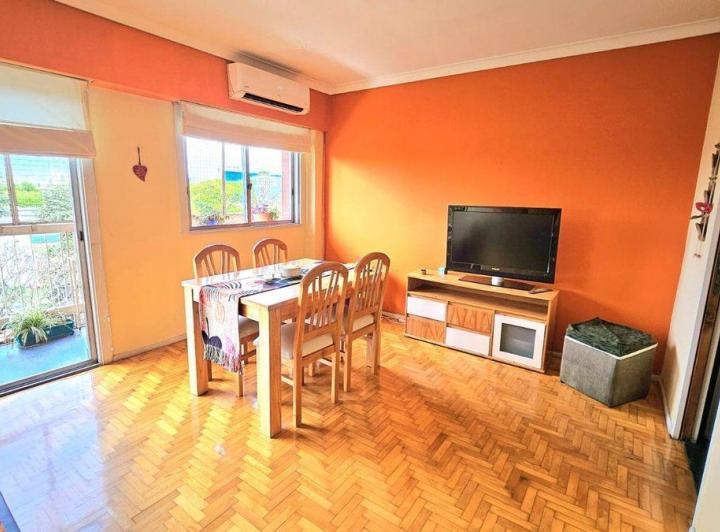 VENTA DEPTO 3 AMB, LUMINOSO, BALCÓN AL FRENTE 2