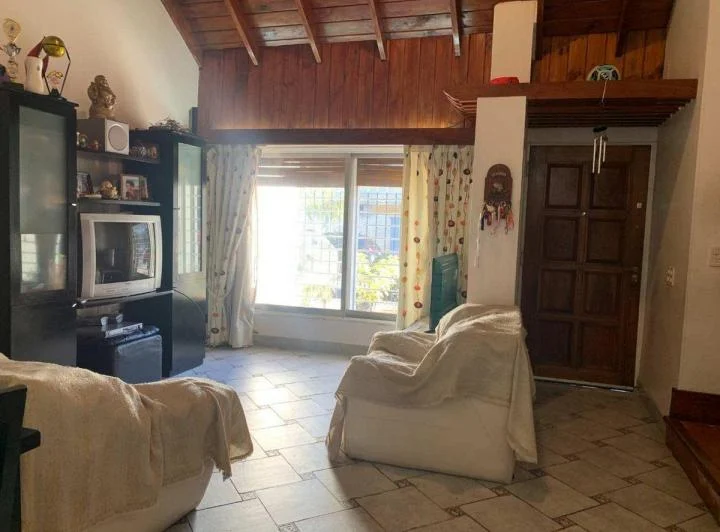 CASA 6 AMB EN VENTA LINIERS COCHERA- PATIO -BALCON 5