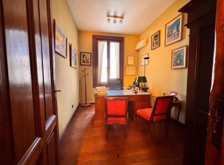 VENTA EXCLUSIVA OFICINA EN AV. DE MAYO  MONSERRAT 5