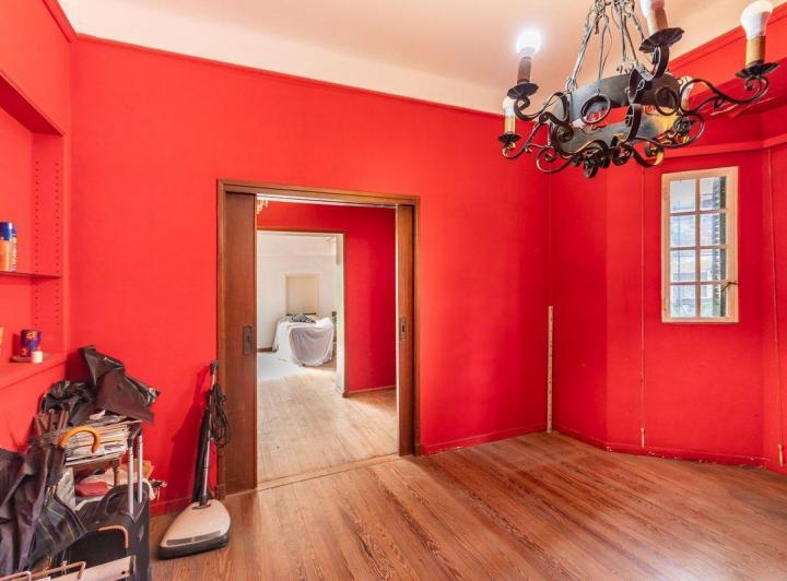 Venta casa 7 amb. con pileta a refaccionar, Olivos 3