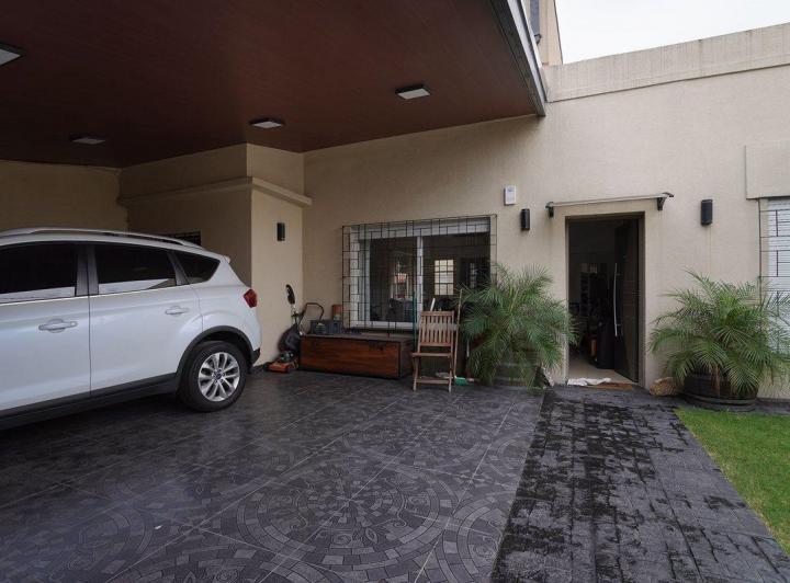 VENTA CASA 5 AMB. COCHERA JARDIN LOMAS DEL MIRADOR 5