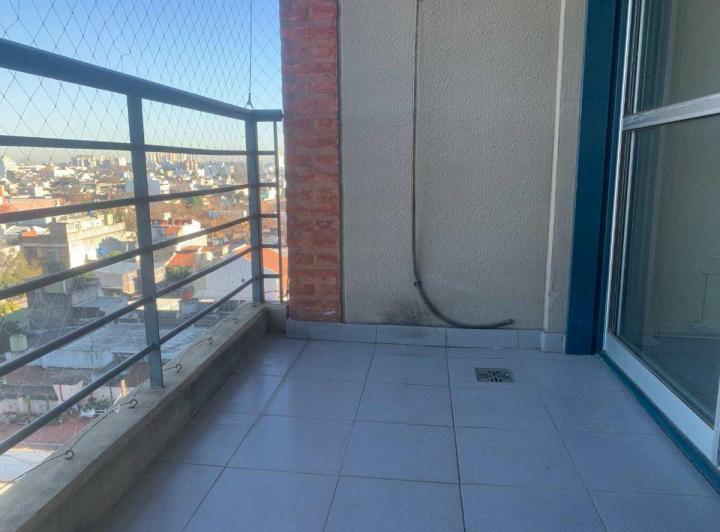ALQUILER DEPTO. 3 AMB LUGANO CON BALCON Y COCHERA 5