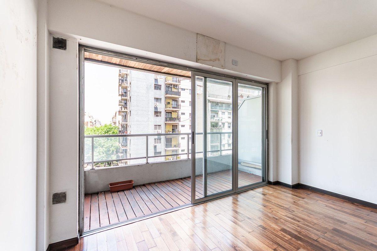 VENTA 2 AMBIENTES - CABALLITO - BALCÓN Y TOILETTE