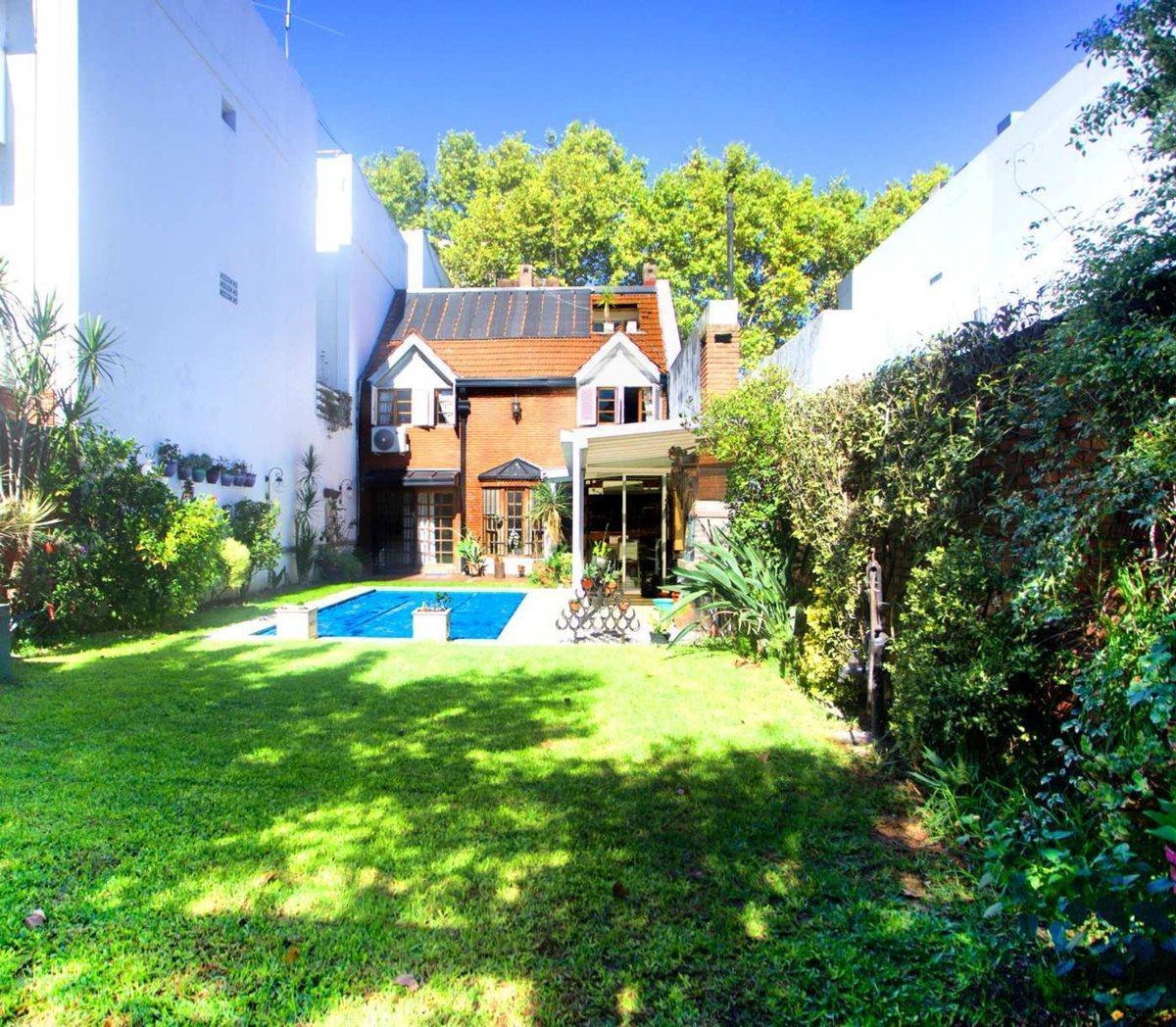 Venta Casa Cochera Jardín Pileta Villa del Parque