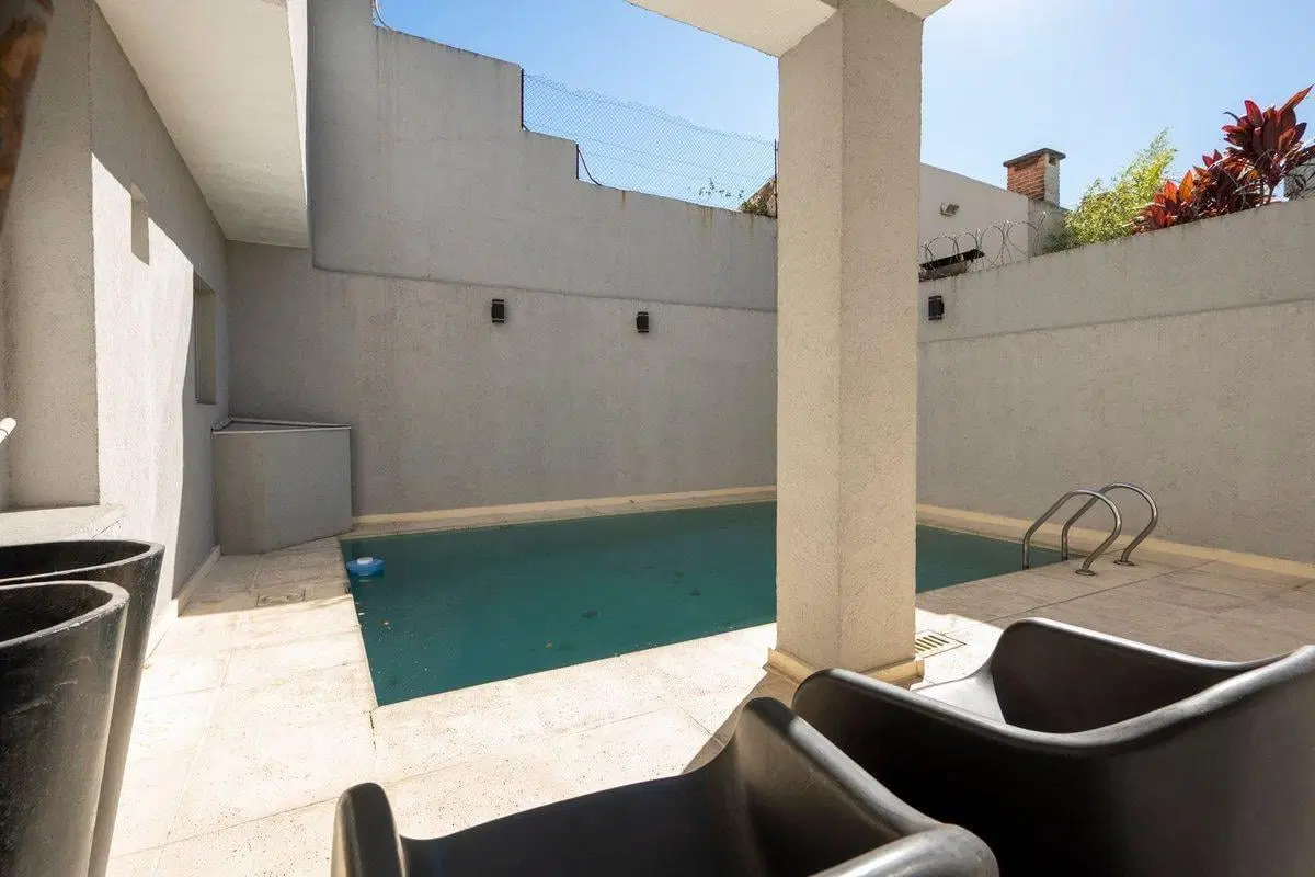 Venta Casa, 5 amb, quincho, 2 cocheras, pileta 5