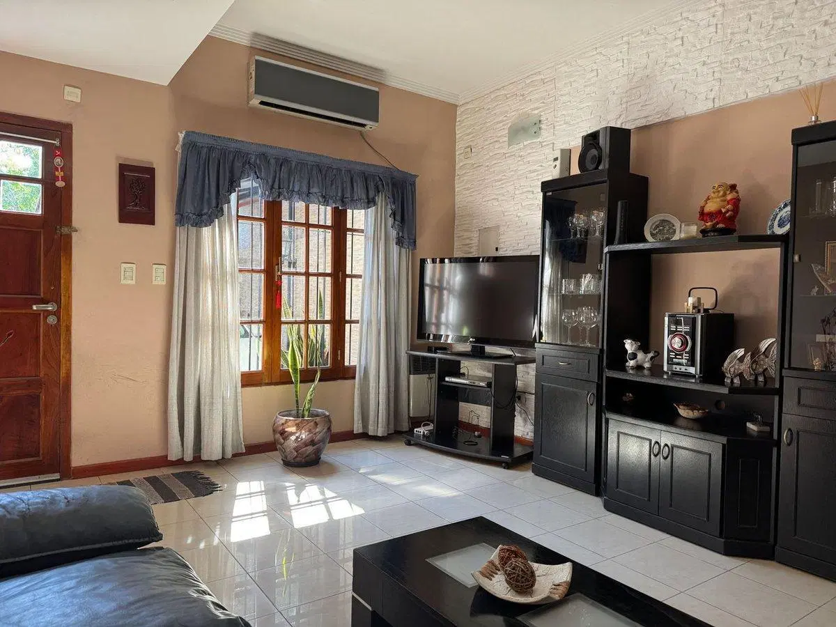 TRIPLEX 4 AMB EN VENTA LUGANO CON FONDO APTO CRED. 4