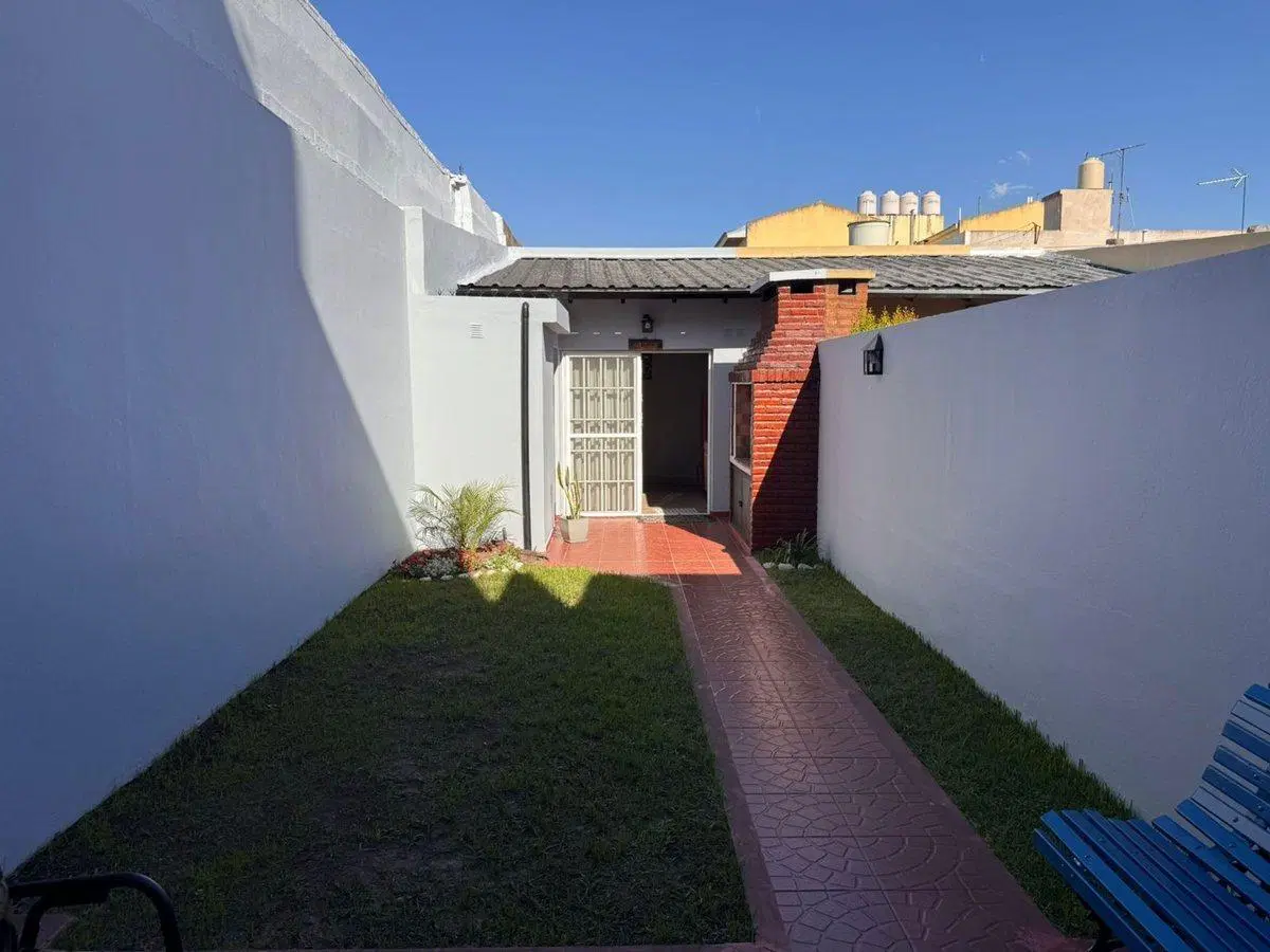 TRIPLEX 4 AMB EN VENTA LUGANO CON FONDO APTO CRED. 2