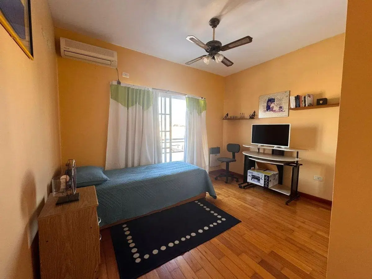 TRIPLEX 4 AMB EN VENTA LUGANO CON FONDO APTO CRED. 5