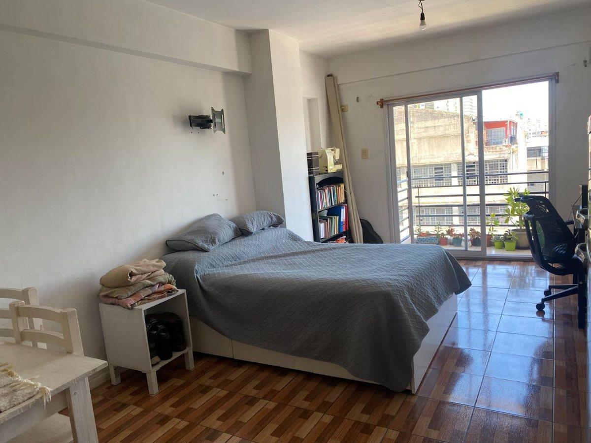 VENTA MONOAMBIENTE MONTE CASTRO CON BALCON APTO CR