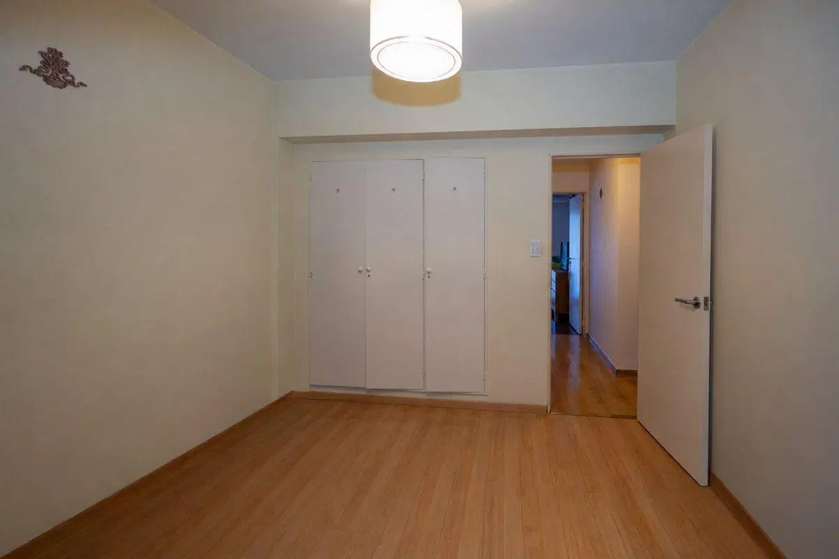 Venta depto 4 amb, dep. servicio, balcon. Almagro 3