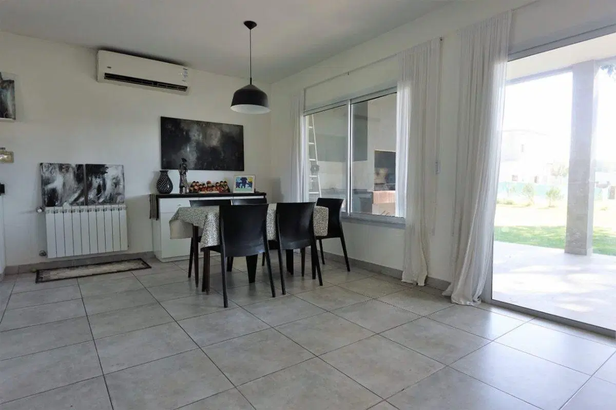 VENTA CASA 5 AMBIENTES PILAR BARRIO SANTO TOMAS 2