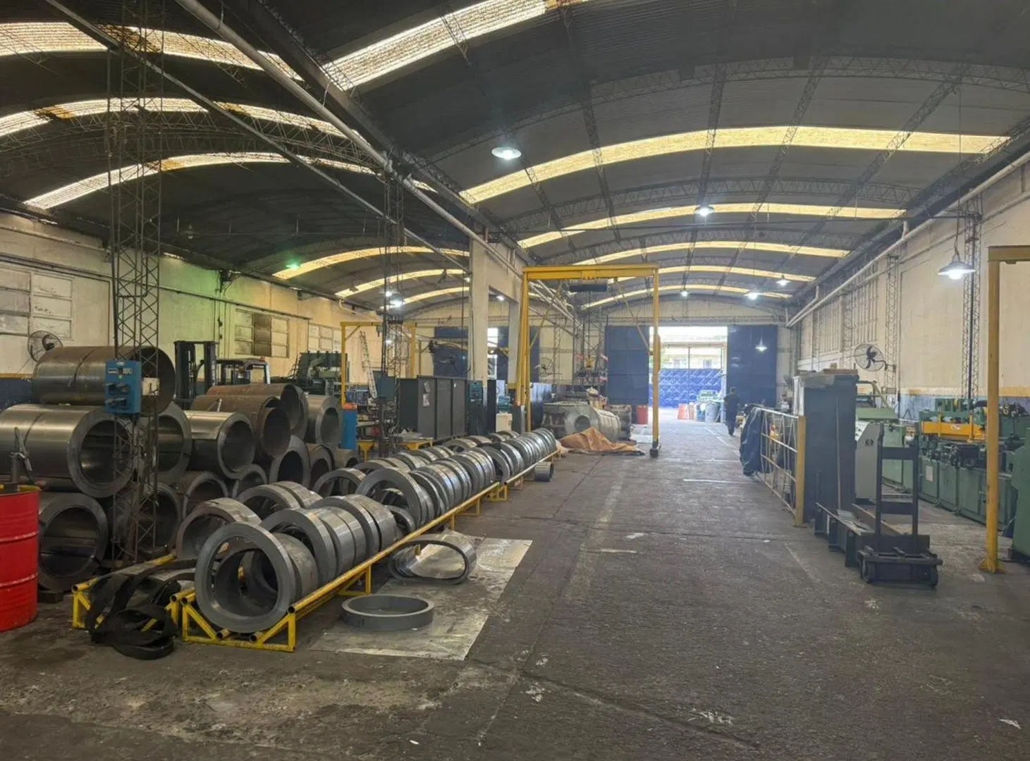 Venta planta industrial 2100 m2 con puente grúa 3