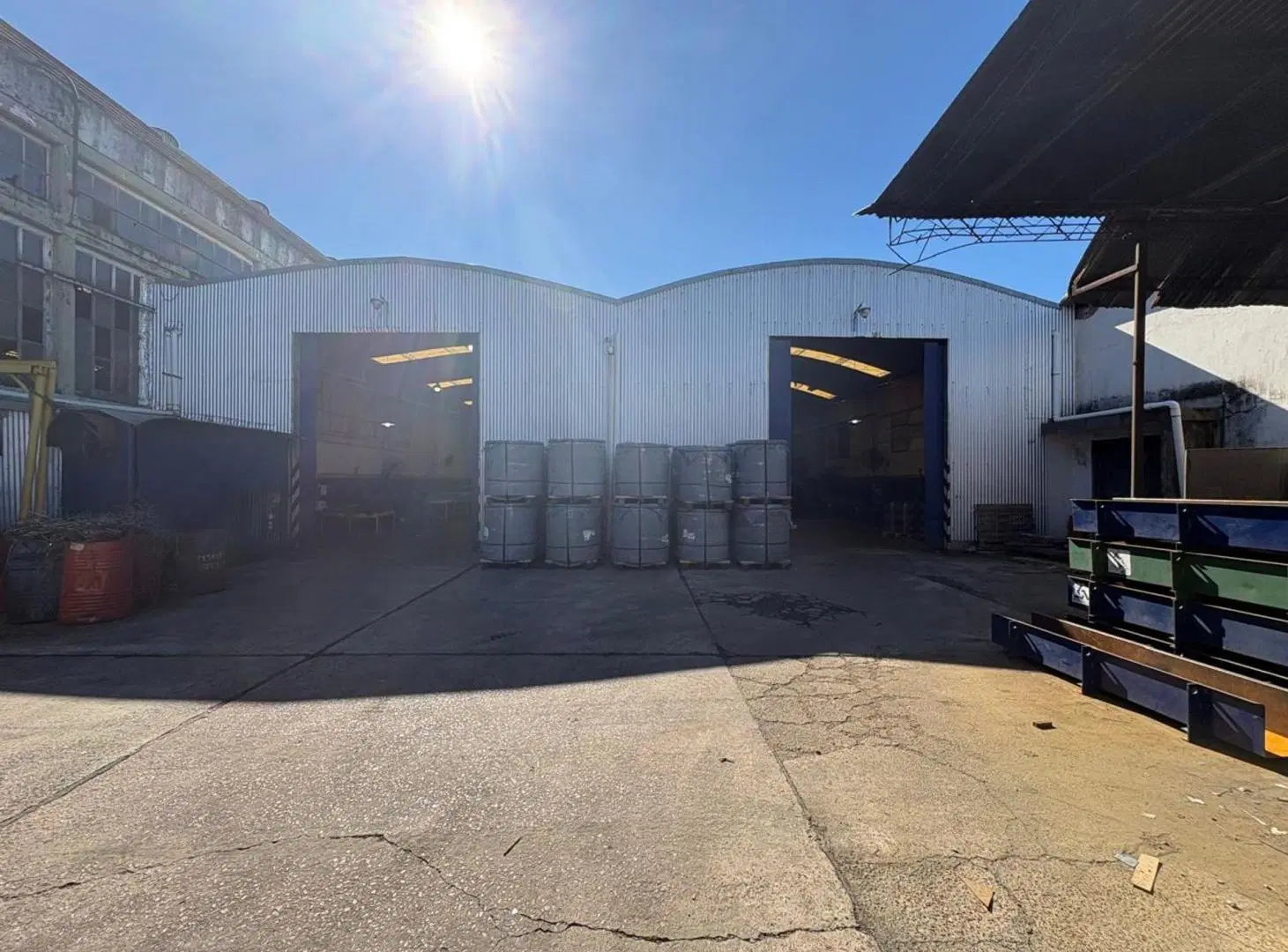 Venta planta industrial 2100 m2 con puente grúa 4
