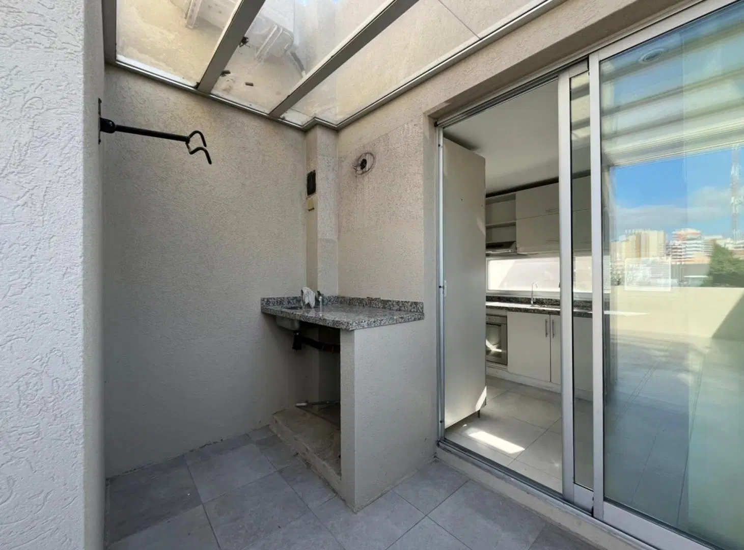 VENTA DTO 2 AMB GRAN TERRAZA Y COCHERA EN URQUIZA 3