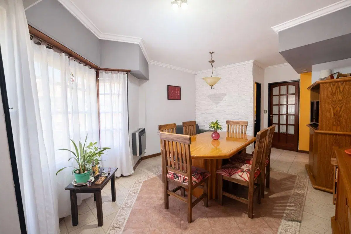TRÍPLEX 5 AMBIENTES EN VENTA RAMOS MEJÍA /COCHERA 3