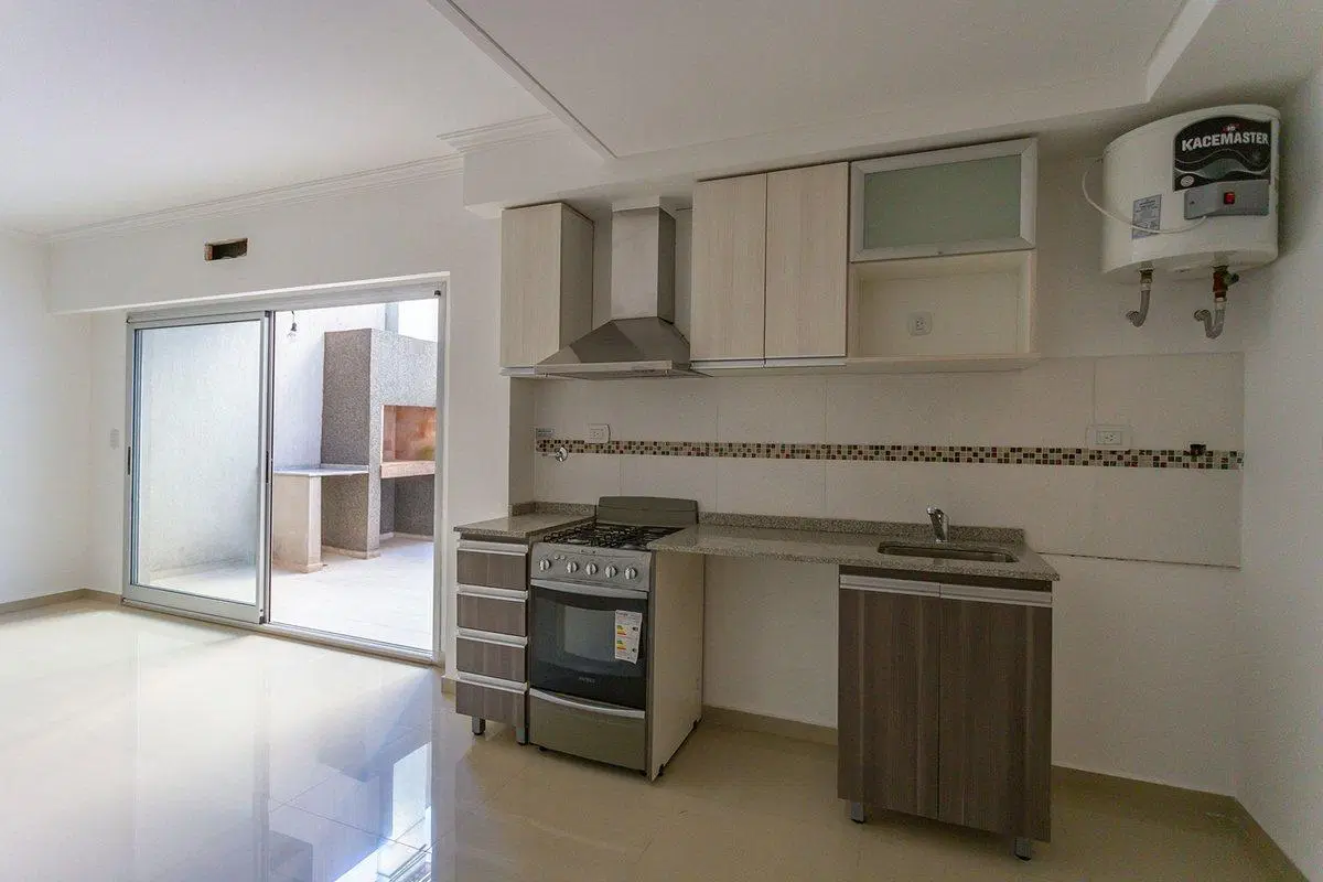 Dpto 2amb venta Chacabuco patio/parrilla opc coche 3