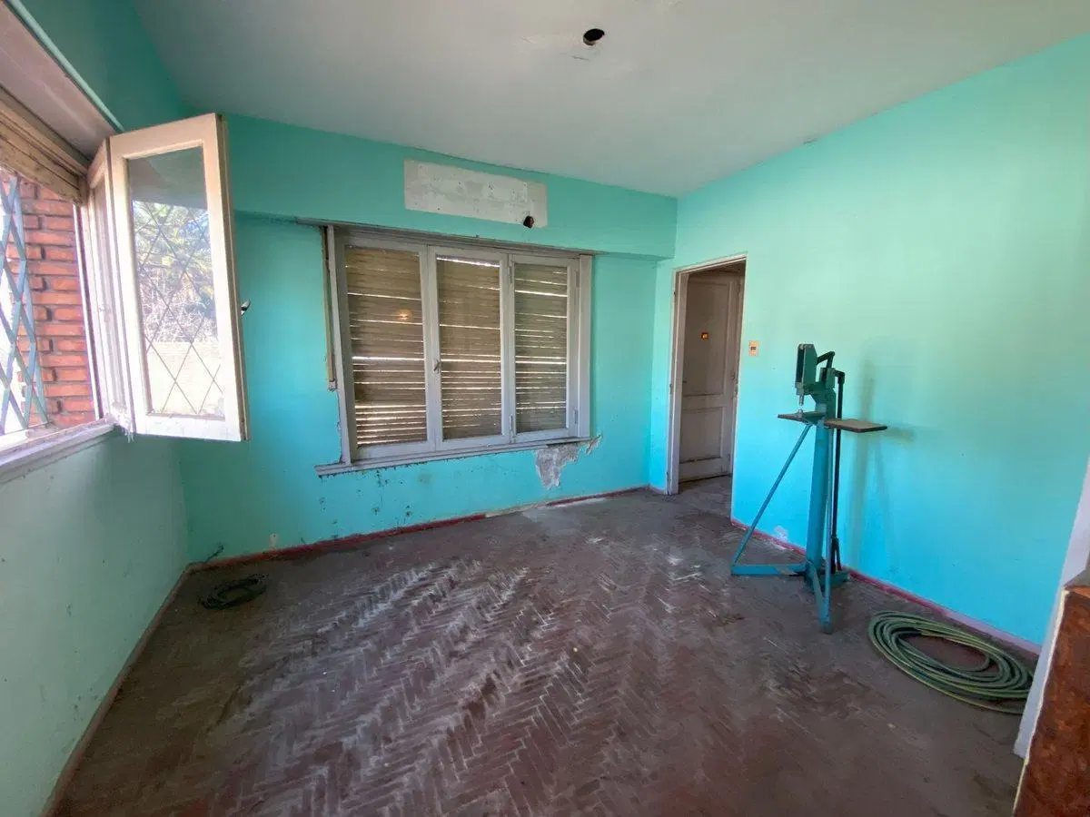 Venta Casa a Reciclar-Parque, Cochera-Ciudadela 5