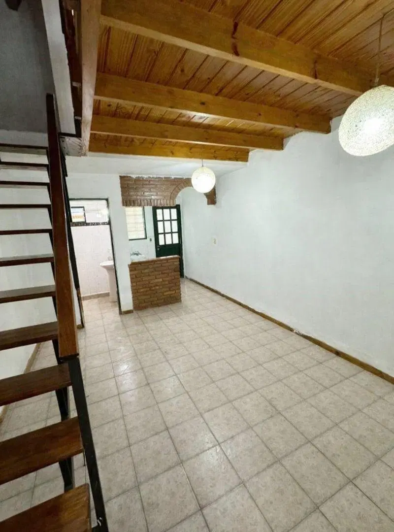 Venta duplex 2 ambientes Ramos Mejía con lavadero 3