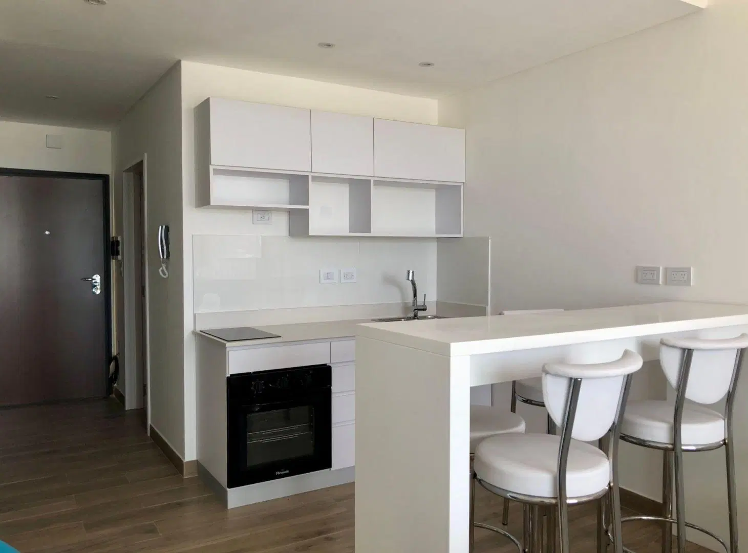 Venta monoamb. a estrenar, colectora Panam. Pilar 5