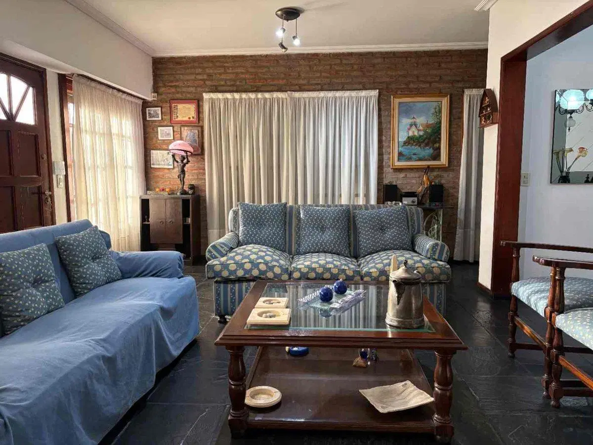 VENTA CASA 4 AMB. LANUS PATIO/TERRAZA/COCHERA 2