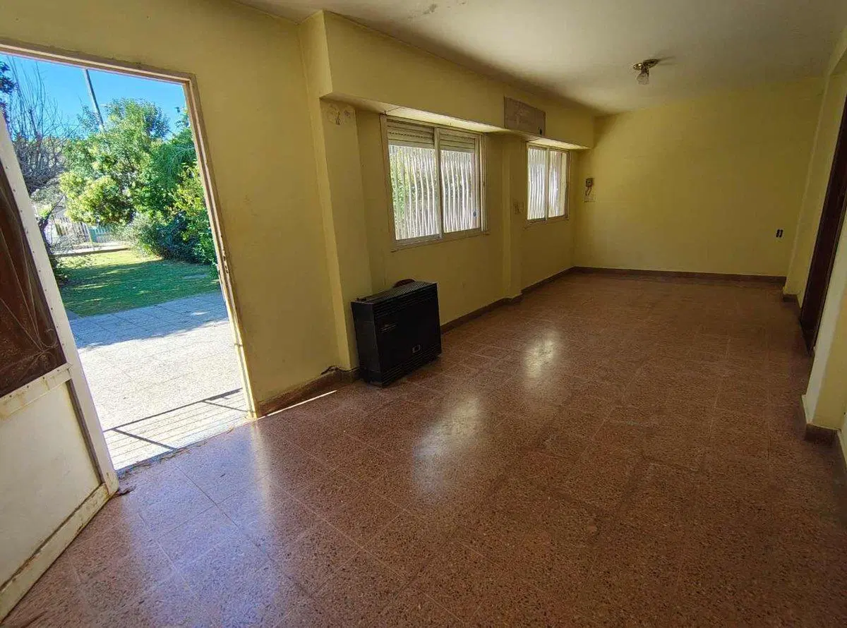 CASA 600 M2 4 AMB 2 BAÑOS EN VENTA LOS POLVORINES 2