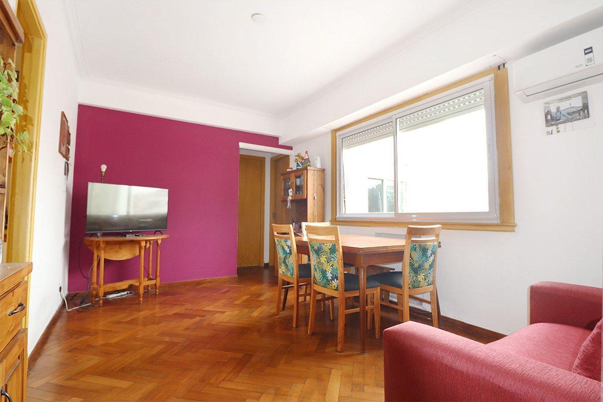 Venta departamento 4 ambientes con balcón Flores