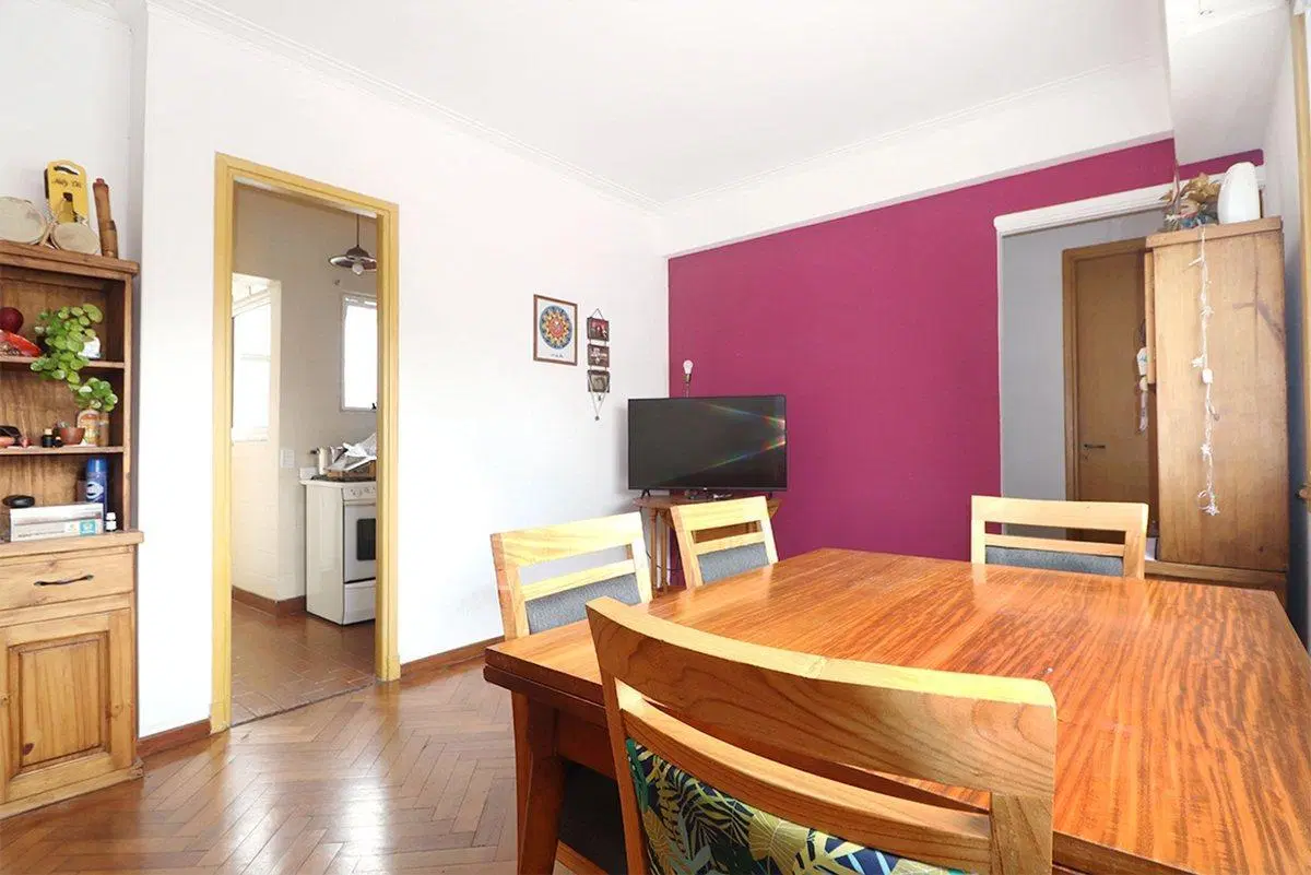 Venta departamento 4 ambientes con balcón Flores 2