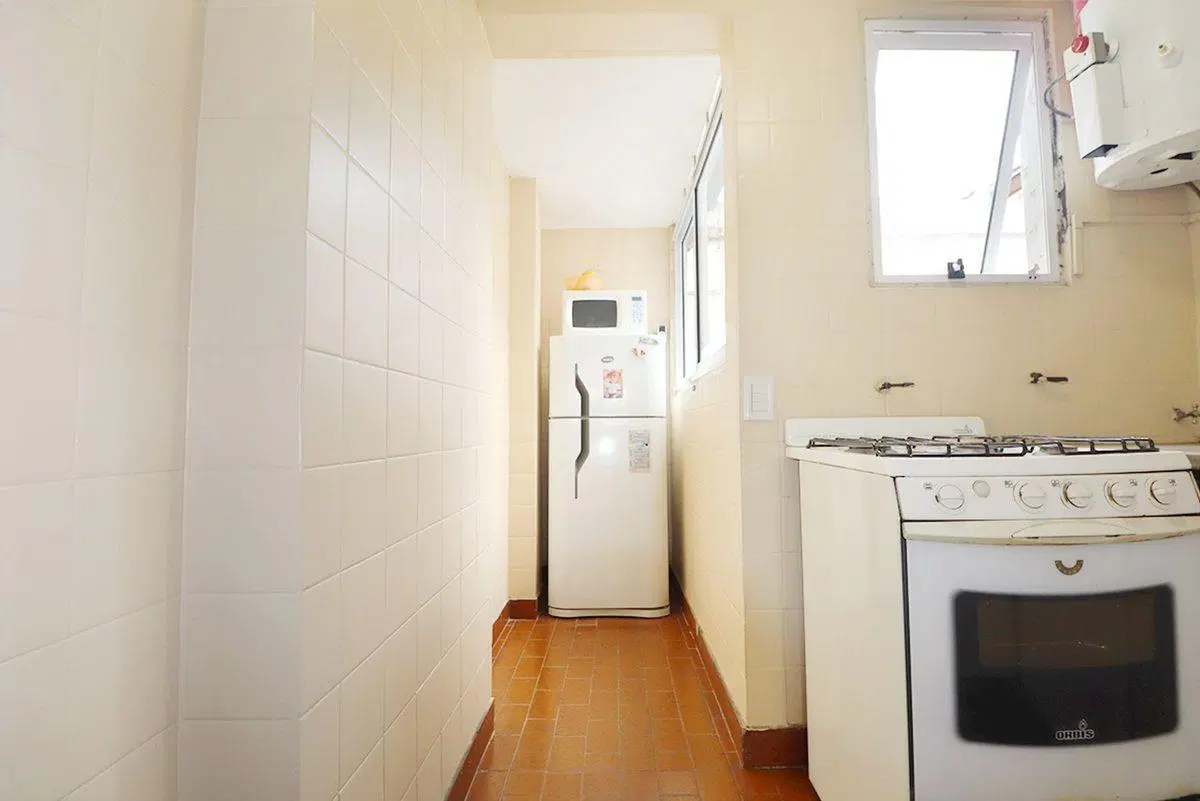 Venta departamento 4 ambientes con balcón Flores 5