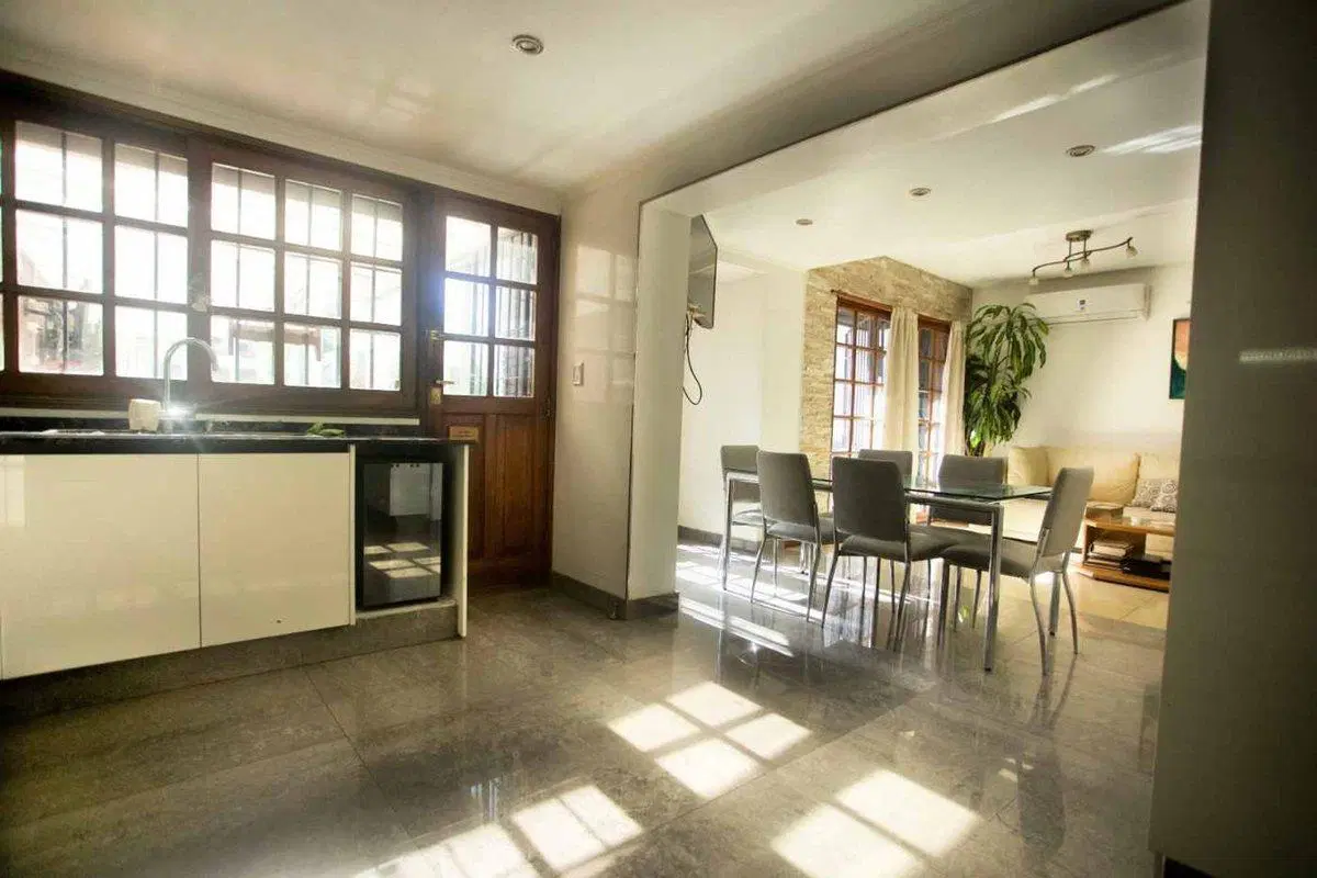 Venta Casa Cochera Jardín Pileta Villa del Parque 2