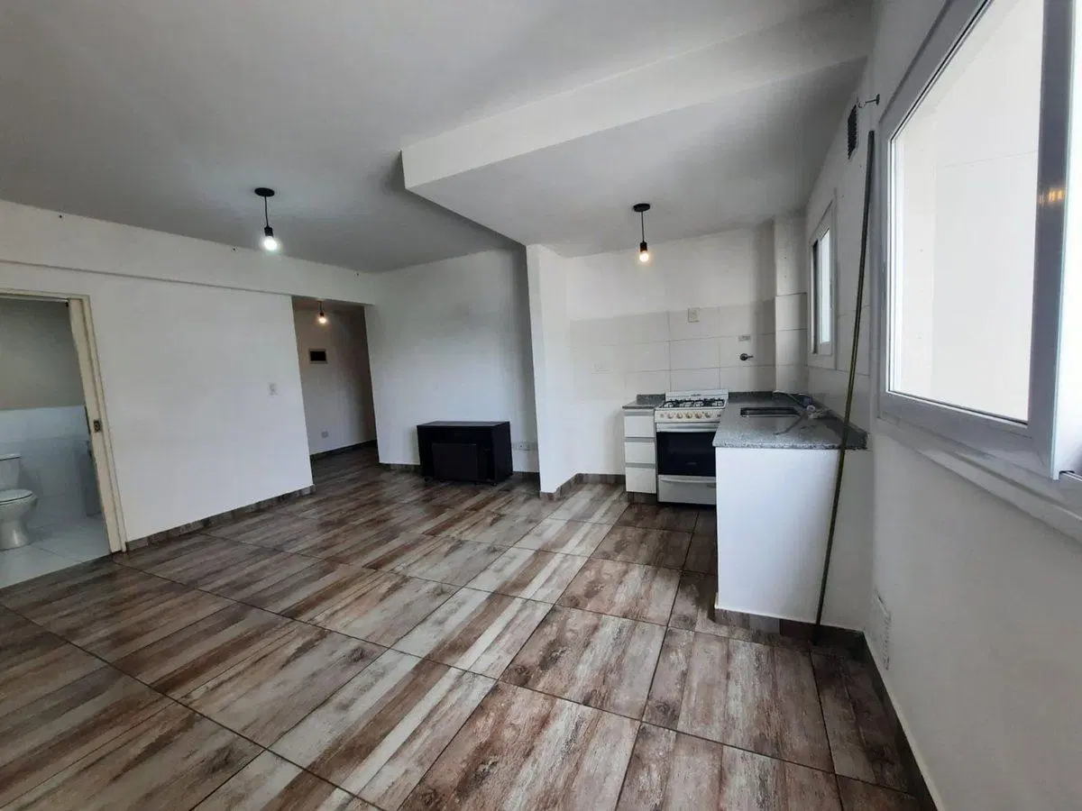 ALQUILER MONOAMBIENTE  38M2 DEVOTO 3