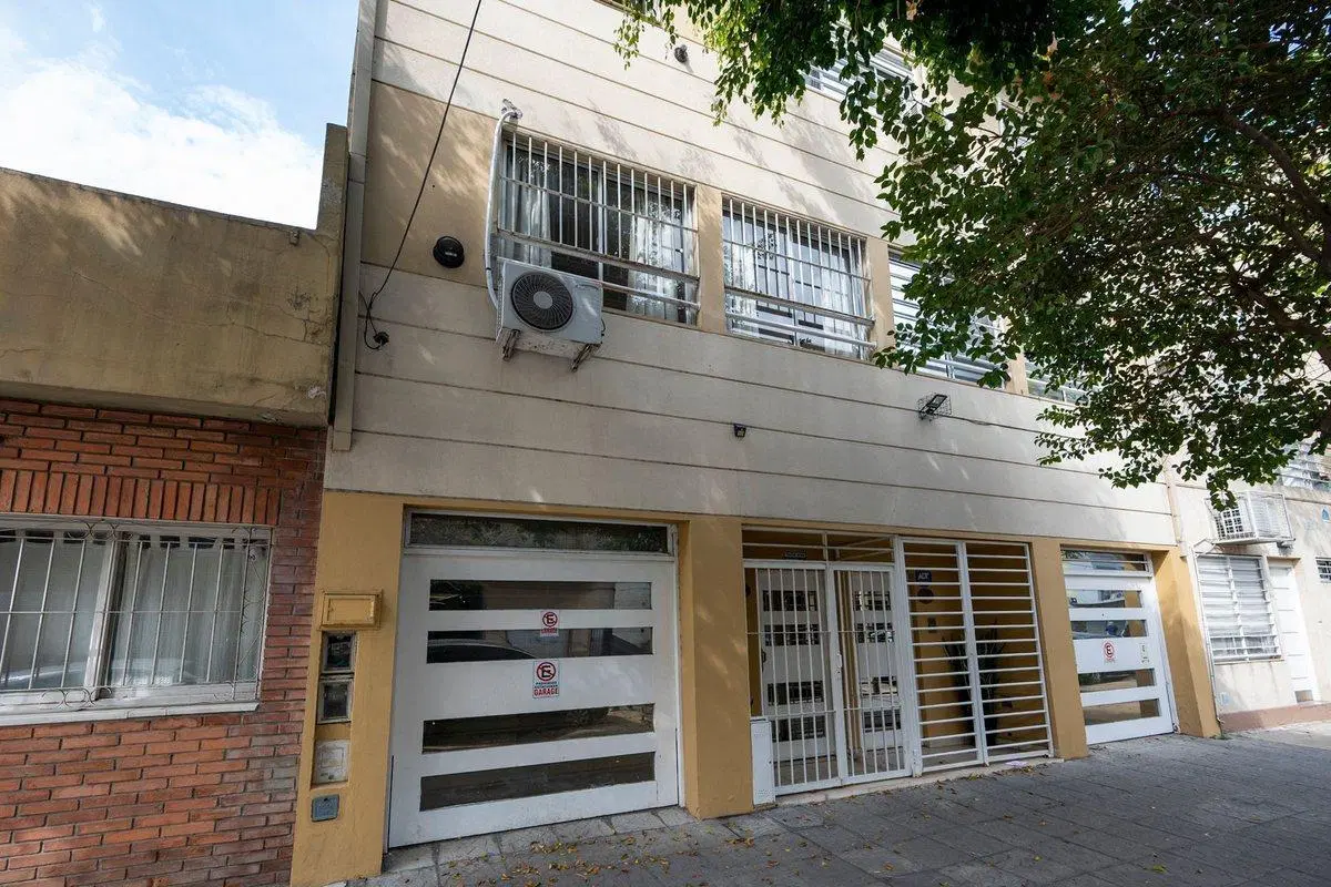Venta Triplex 3 amb,patio, 2 cocheras,P. Chacabuco 2