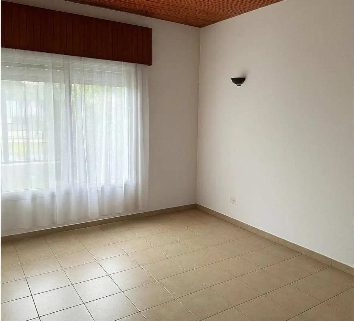 CASA 4 AMB EN VENTA EN LOS POLVORINES APTO CREDITO 4