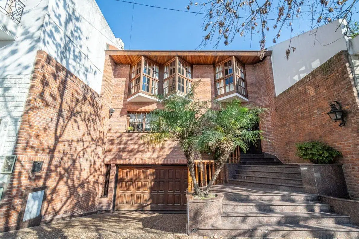CASA 5 AMB EN VENTA FLORES CON FONDO APTO CREDITO 4