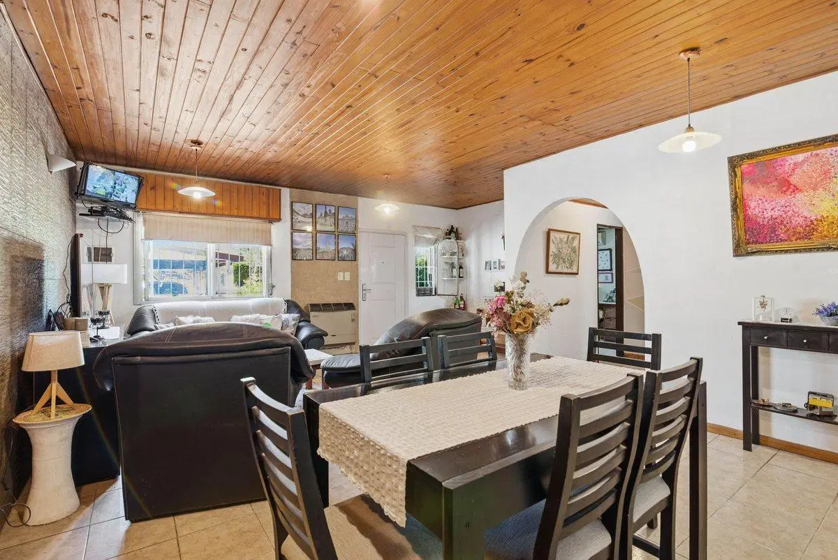 Casa 5 ambientes en venta en Burzaco con jardín 4