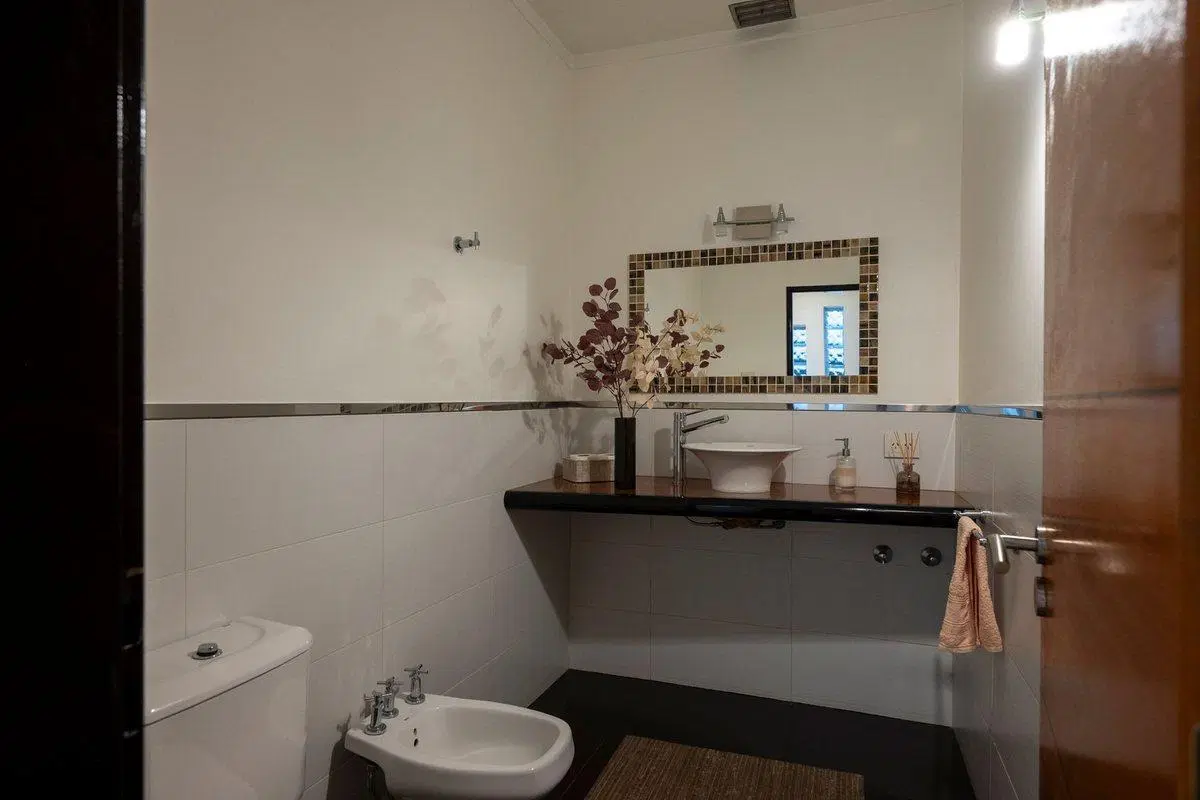 Venta Casa, 5 amb, quincho, 2 cocheras, pileta 4