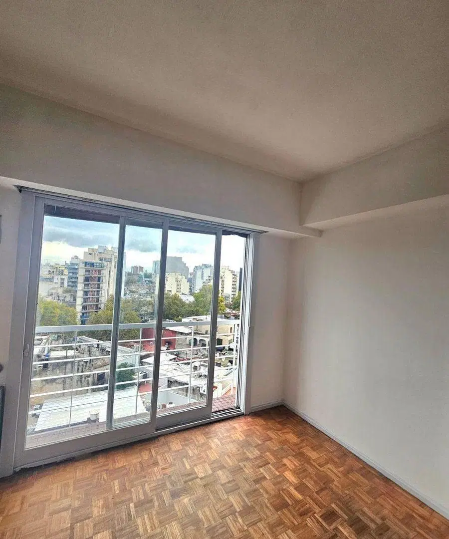 VENTA 2 AMBIENTES CON BALCÓN FRANCES. PATERNAL 5
